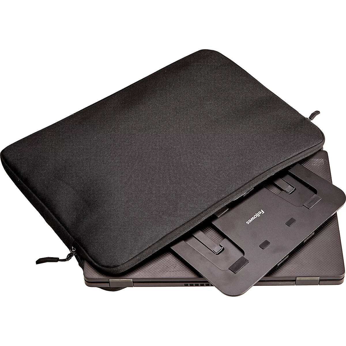 Een zwarte Fellowes laptopstandaard, schuin van opzij getoond.