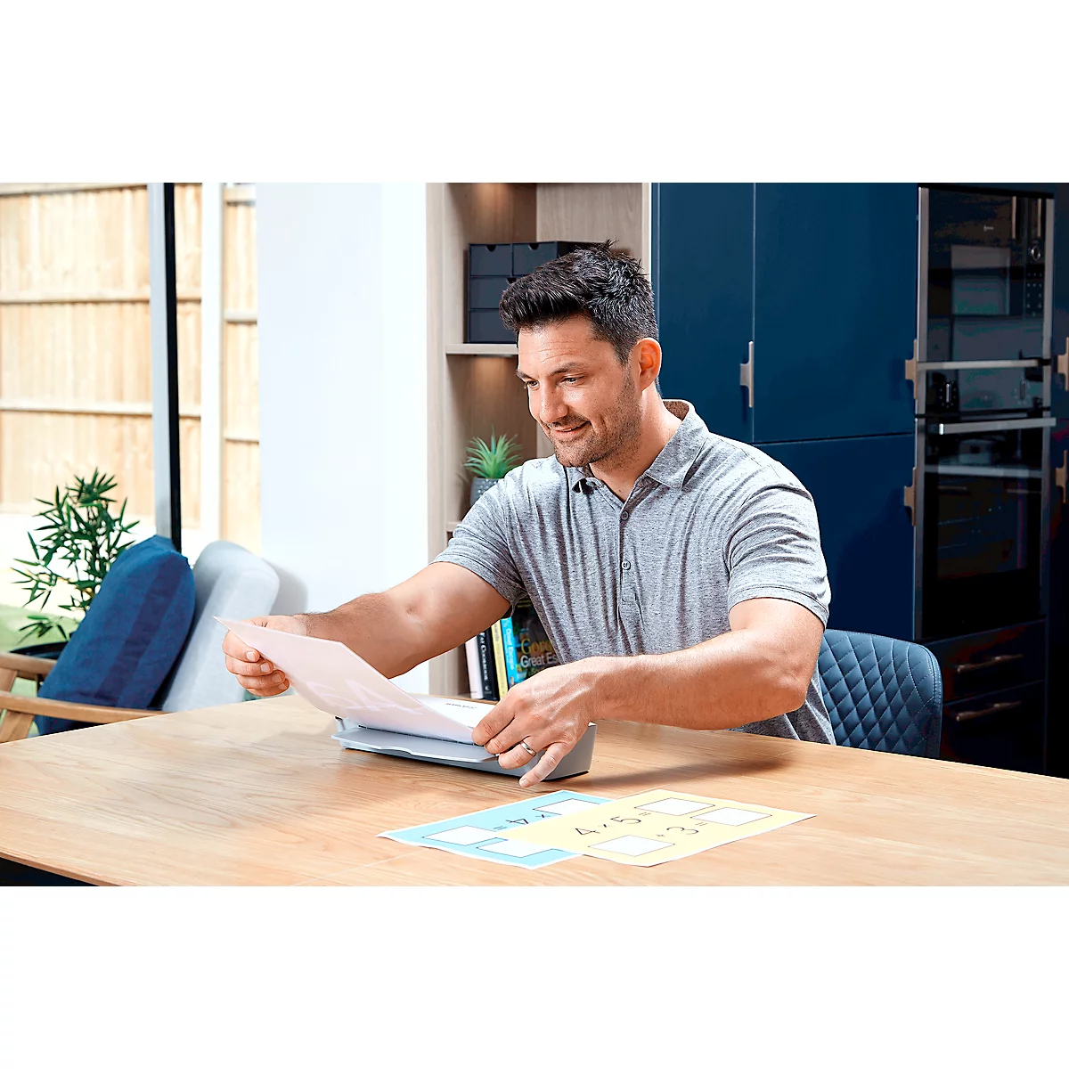 Fellowes® Laminiergerät ION A3, für Folienstärke 80-125 μ, 300 mm/min, mit Starter Kit für 10 x A3 Laminationen, silber-weiß