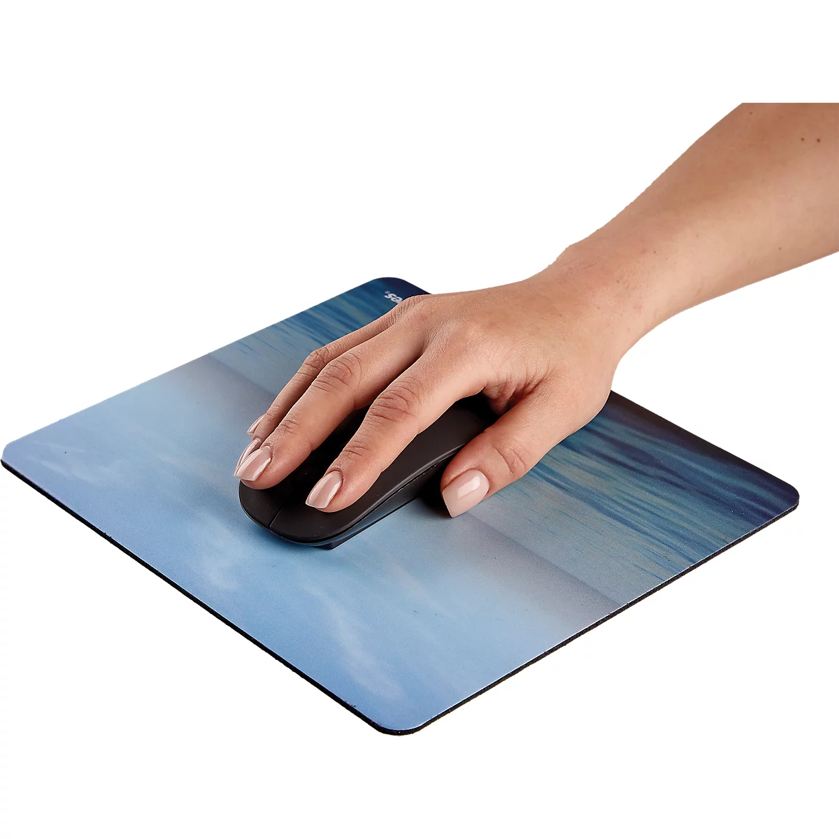 Ein rechteckiges Mousepad mit einem Meeresmotiv. Im unteren Bereich steht der Schriftzug "Fellowes".