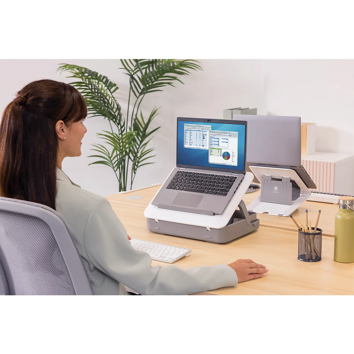 Fellowes® Sacoche pour ordinateur portable Breyta Toolbox, jusqu'à 14 pouces, serrure à cylindre, support pour ordinateur portable, ABS, blanc