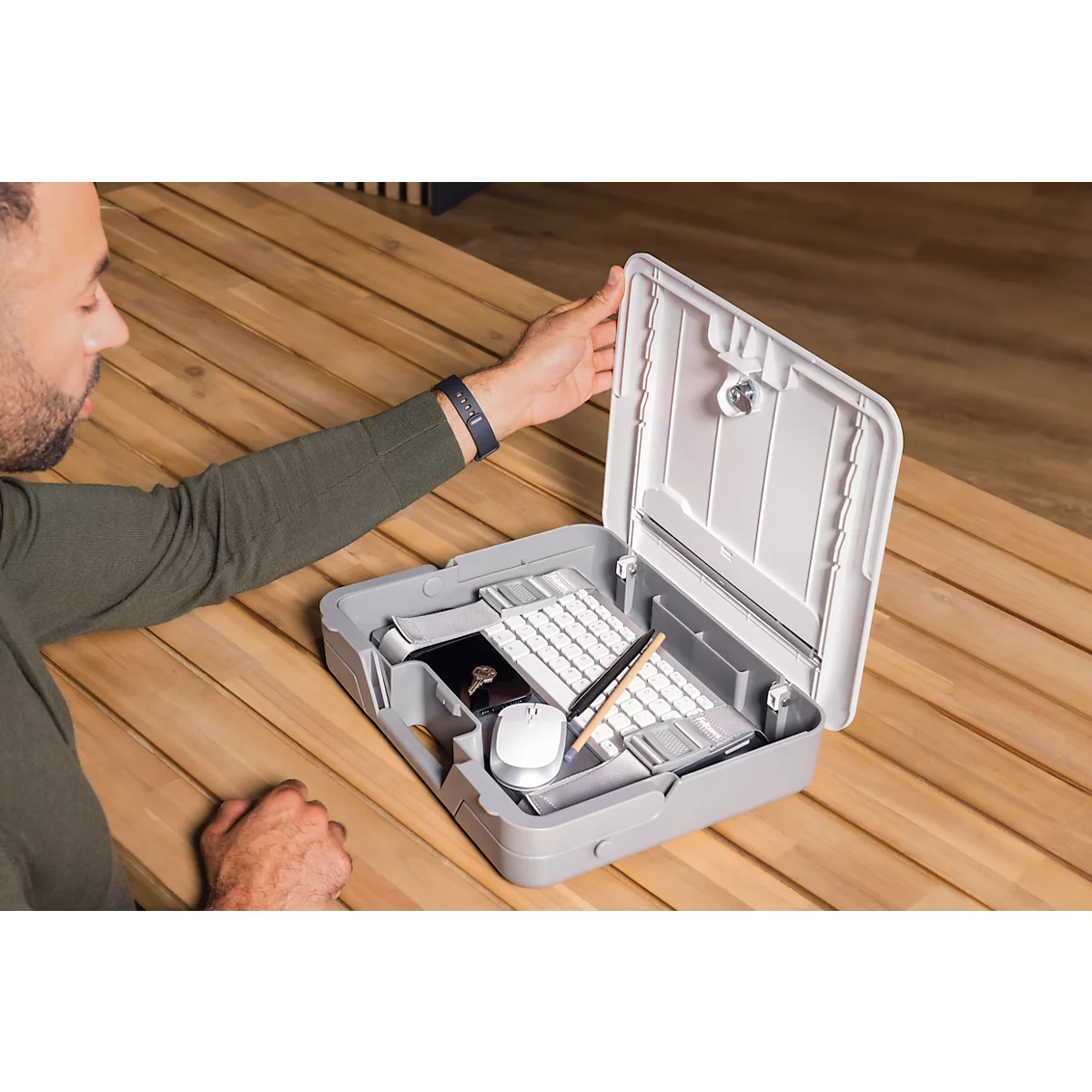 Fellowes® Sacoche pour ordinateur portable Breyta Toolbox, jusqu'à 14 pouces, serrure à cylindre, support pour ordinateur portable, ABS, blanc