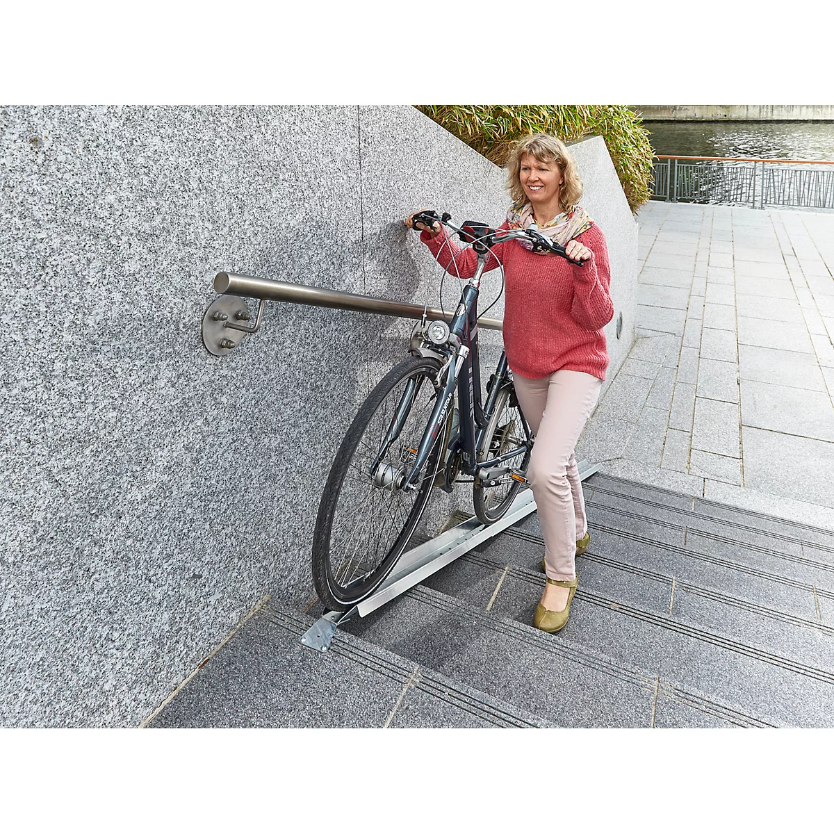 Fietshelling voor trappen, L 1190-3450 x B 125 mm, tot 30 kg, 3-delig basiselement, bevestigingsriemen, plaatstaal gegalvaniseerd