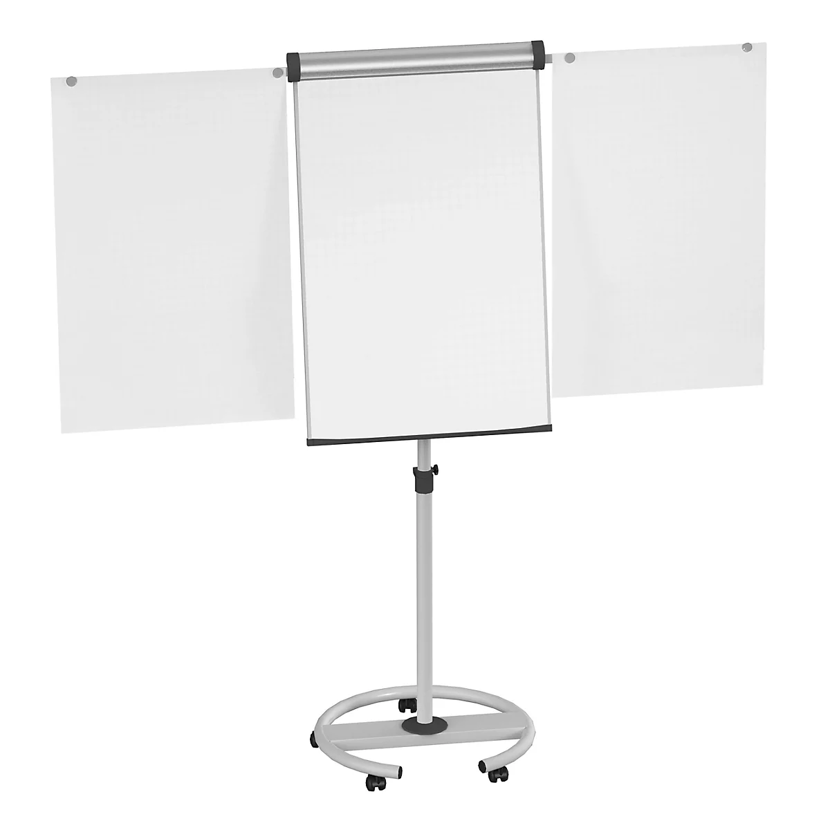 Een wit flip-overbord met twee zijelementen op een witte achtergrond. Het flip-overbord heeft wielen.