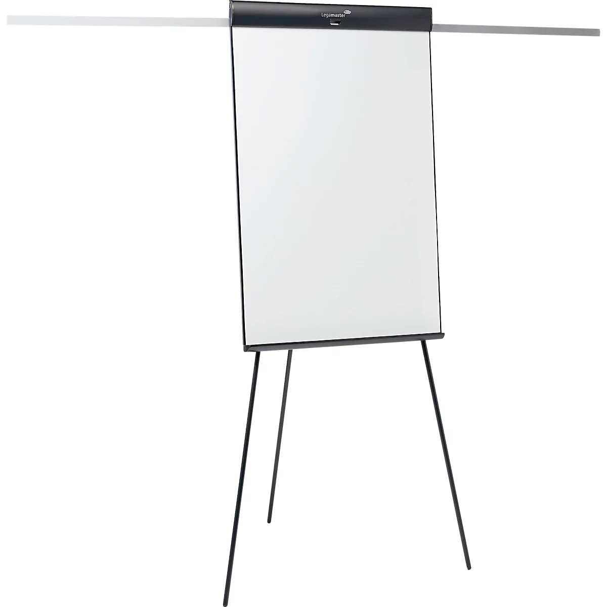 Flipchart mit drei dünnen schwarzen Standbeinen und ausziehbaren Seitenarmen vor weißem Hintergrund.