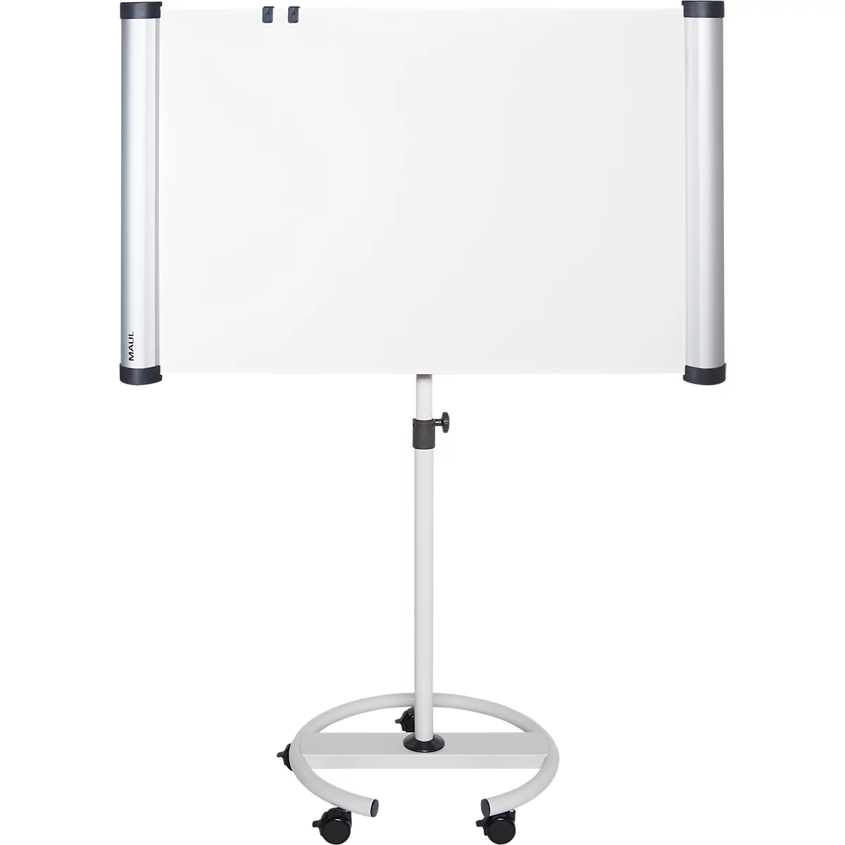 Tableau blanc sur roulettes, avec support. Rouleaux argentés sur les côtés. Le fond est blanc.