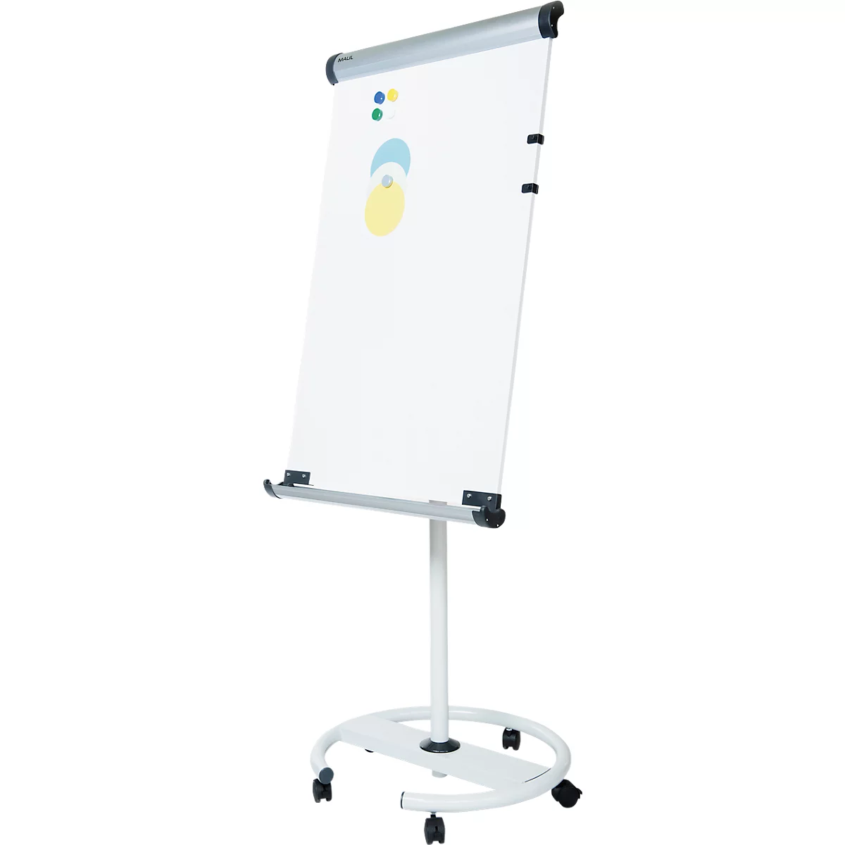 Wit flip-overbord op wielen; zilver aan de bovenkant. Gekleurde cirkels staan op het papier. Zwarte houders en wielen.