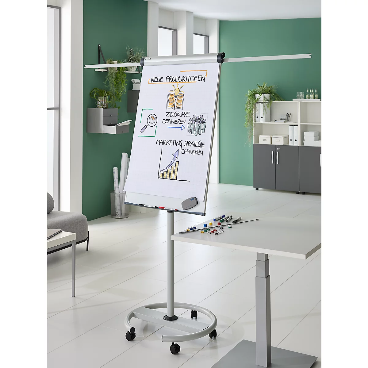 Flipchart MAULsolid, inkl. 50-tlg. Zubehör-Set, mobil, magnethaftend, höhenverstellbar, Tafel B 660 x H 970 mm, 50 Jahre Schäfer Shop Edition