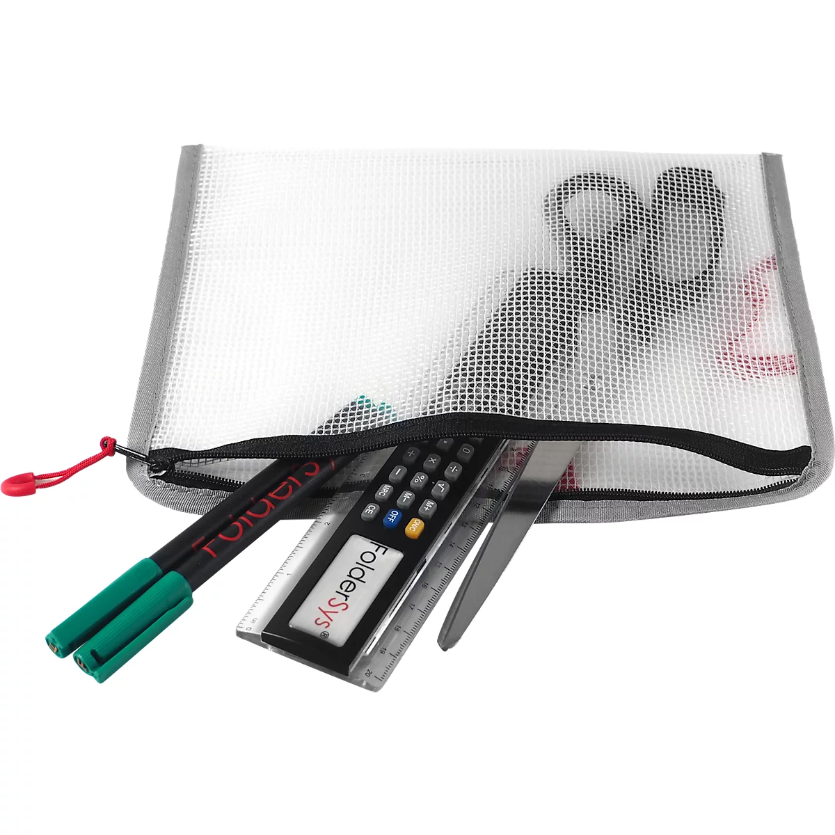 Transparente Federtasche mit Schere, Stiften, Geodreieck und Taschenrechner.