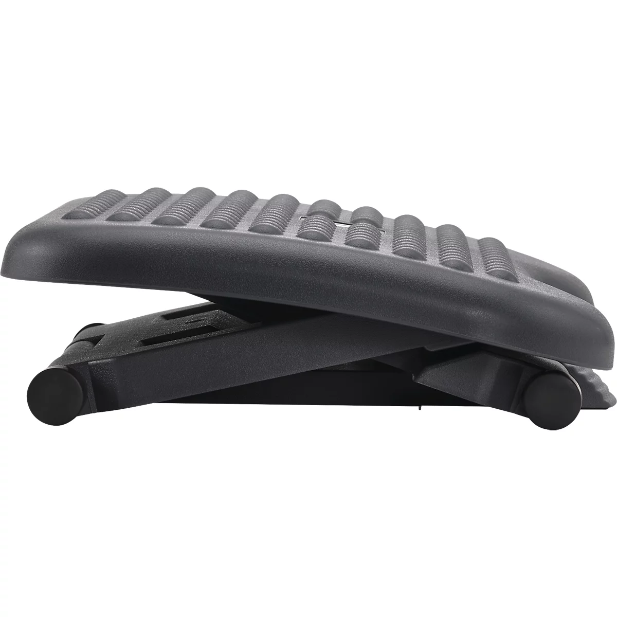 Black footrest, profile view. Non-slip surface, adjustable height, stable. Ideal for ergonomic working.