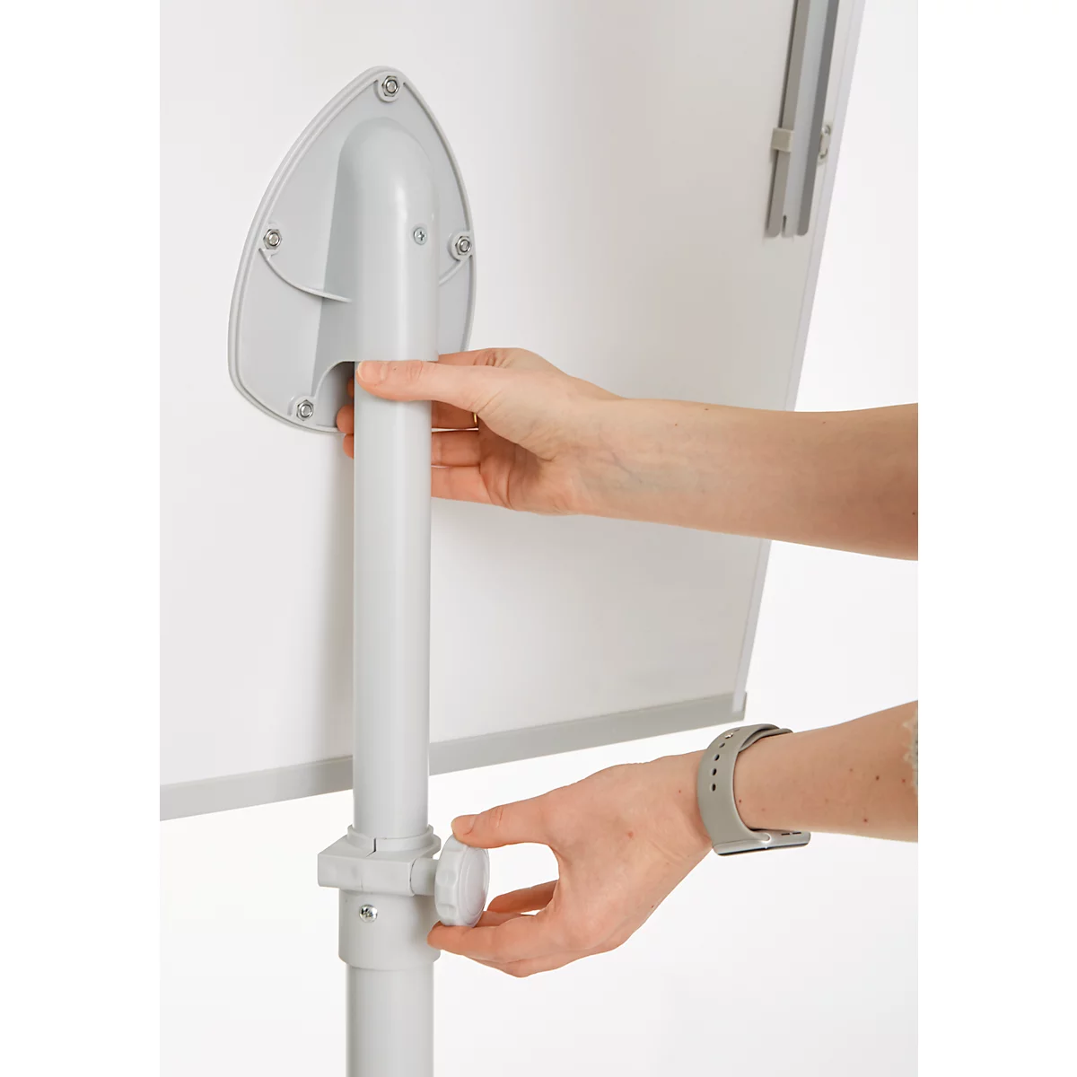 Franken Flipchart ECO Mobil F2400/N, 5 roulettes, réglable en hauteur, magnétique, 2 bras latéraux, bac de rangement, plastique &amp; métal, tableau 680 x 1050 mm