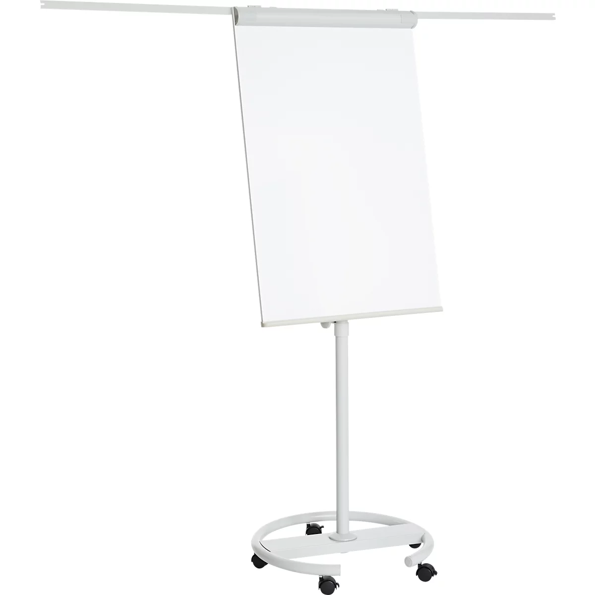 Ein weißes Flipchart auf einem weißen Ständer mit Rollen. Oben ist ein weiteres weißes Teil, das sich horizontal erstreckt.