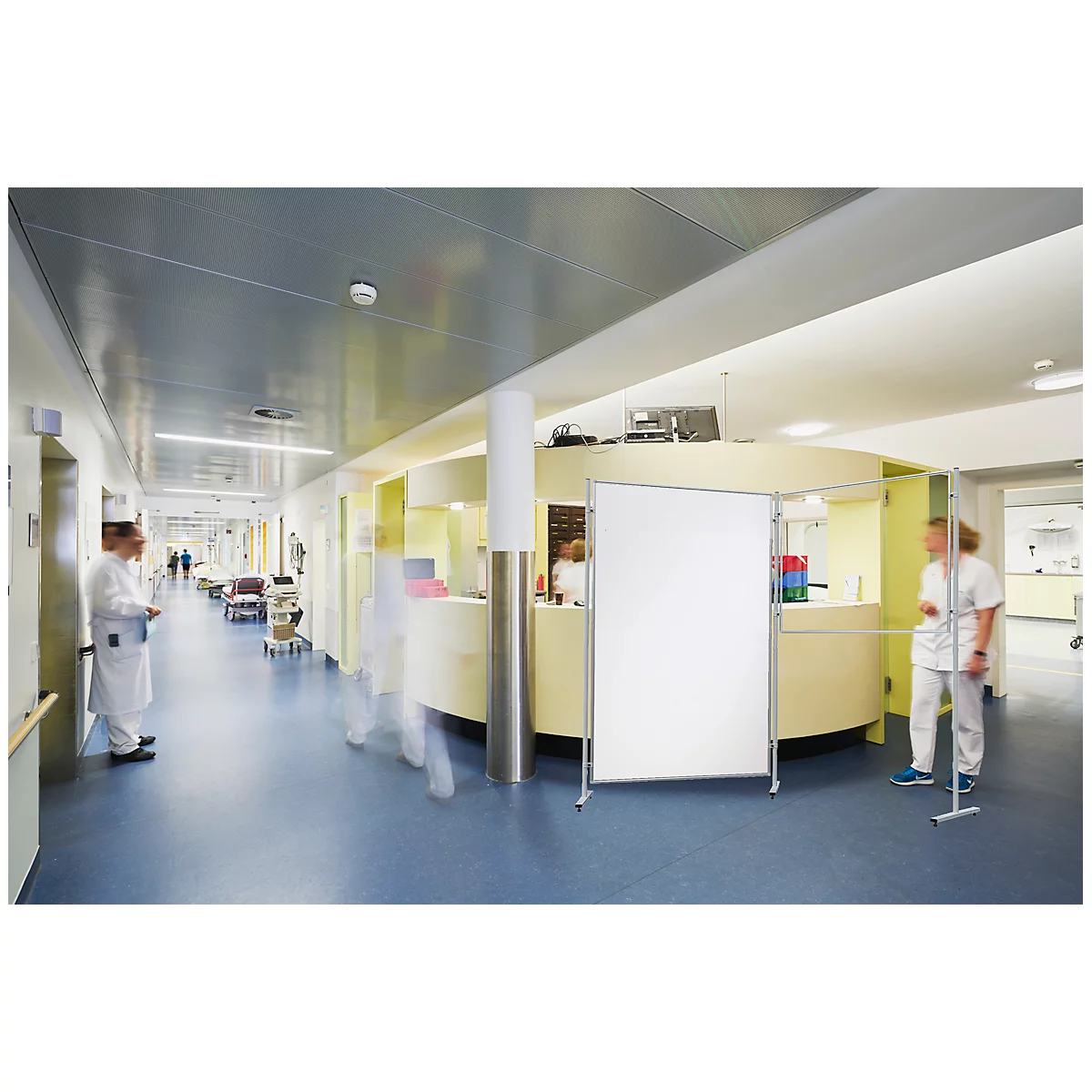 Franken Moderationstafel X-traLine, beidseitig, Oberfläche Acrylglas, B 1200 x H 1500 mm, MT2099