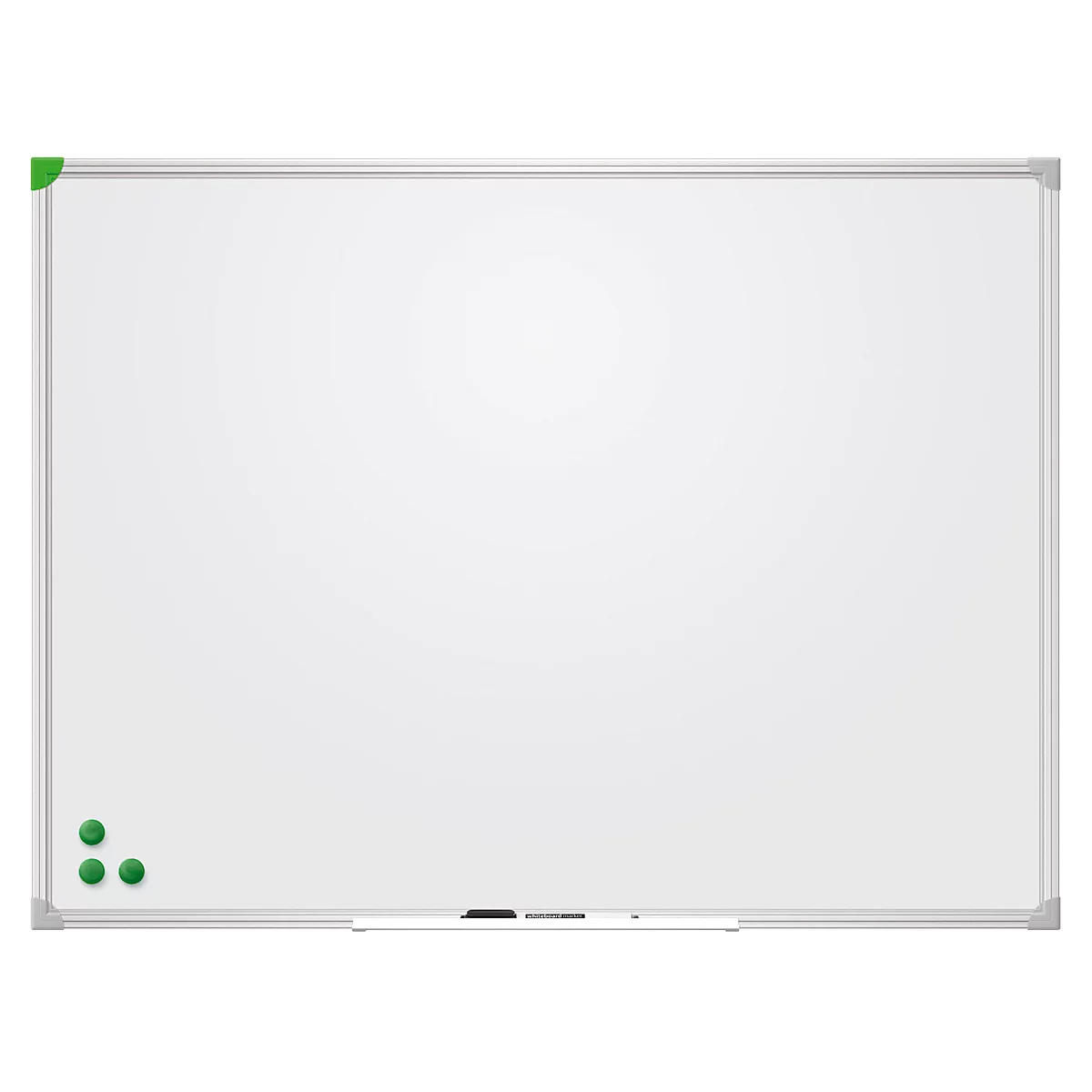 Weißes Whiteboard mit silbernem Rahmen, drei grünen Magneten und einem Stift. Das Board hat einen leeren, sauberen Bereich.
