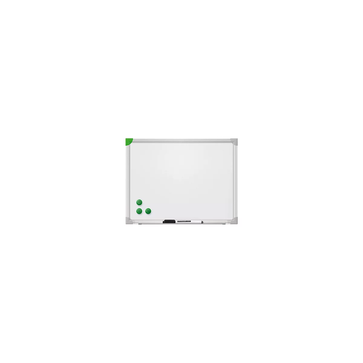 Weißes Whiteboard mit silbernem Rahmen, drei grünen Magneten und einem schwarzen Stift.
