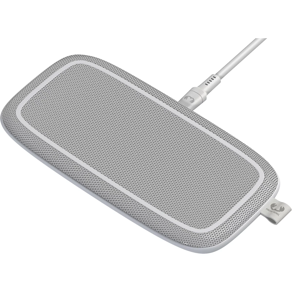 Chargeur sans fil gris. Rectangulaire avec coins arrondis. Bordure blanche, surface en tissu gris, connexion par câble.
