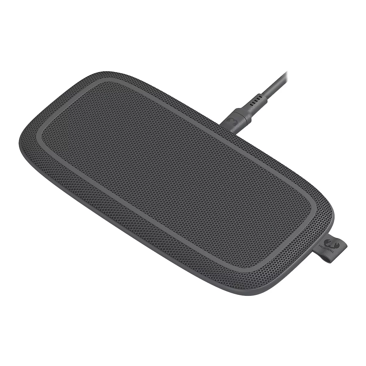 Station de recharge sans fil gris avec une surface texturée. Un câble de charge est connecté.