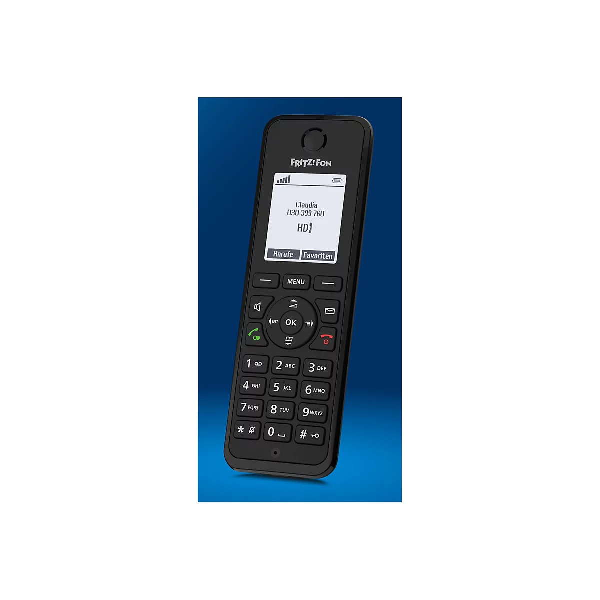 Schwarzes FRITZ!Fon DECT-Telefon mit beleuchtetem Display, zeigt Anruferin Claudia mit Nummer an.