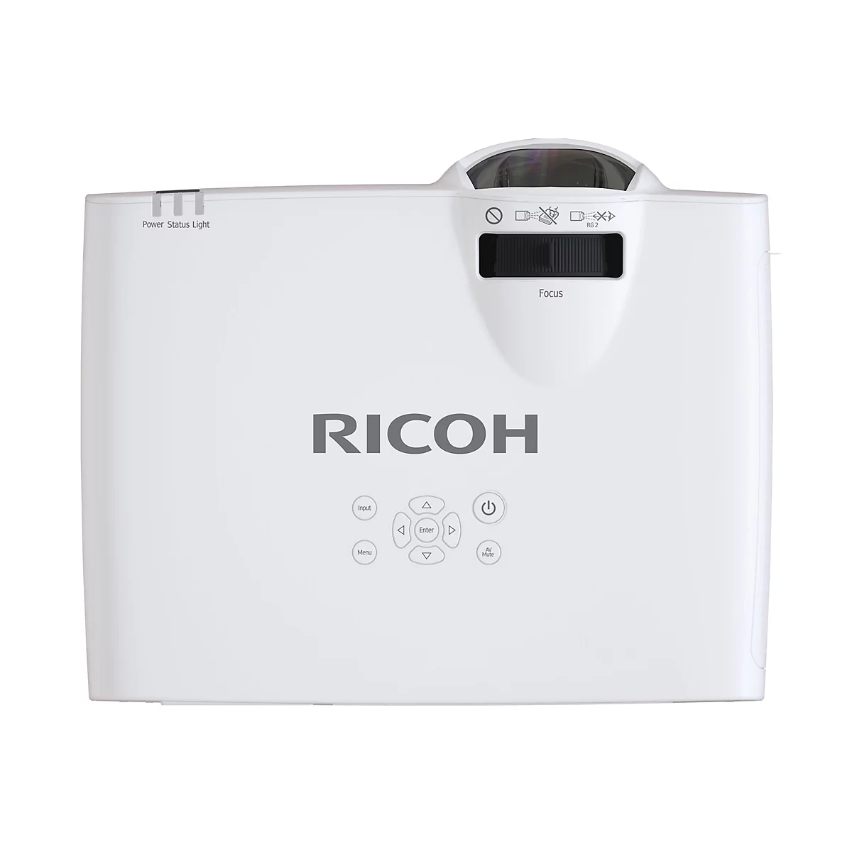 Weißer Projektor mit "RICOH"-Logo. Oben befinden sich Bedienelemente und Fokus-Einstellung. Knöpfe für Menü, Eingabe und Ein/Aus.