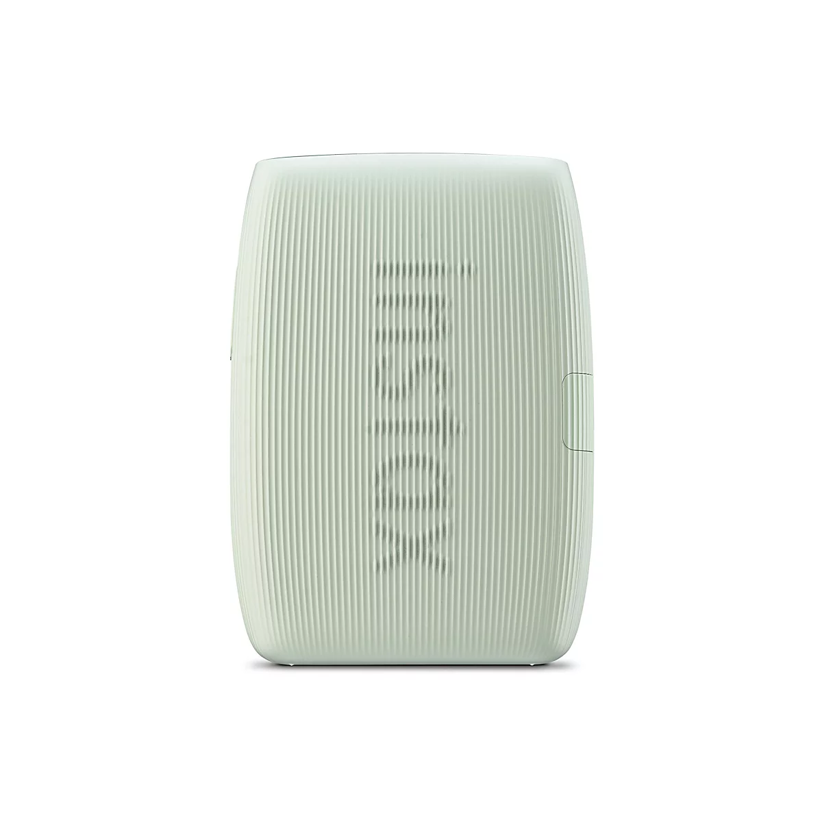 Hellgrüner, länglicher Gegenstand mit geriffelter Oberfläche. In vertikaler Ausrichtung ist der Schriftzug "INSTAX" zu erkennen. Ein kleinerer, rechteckiger Bereich ist seitlich eingelassen.