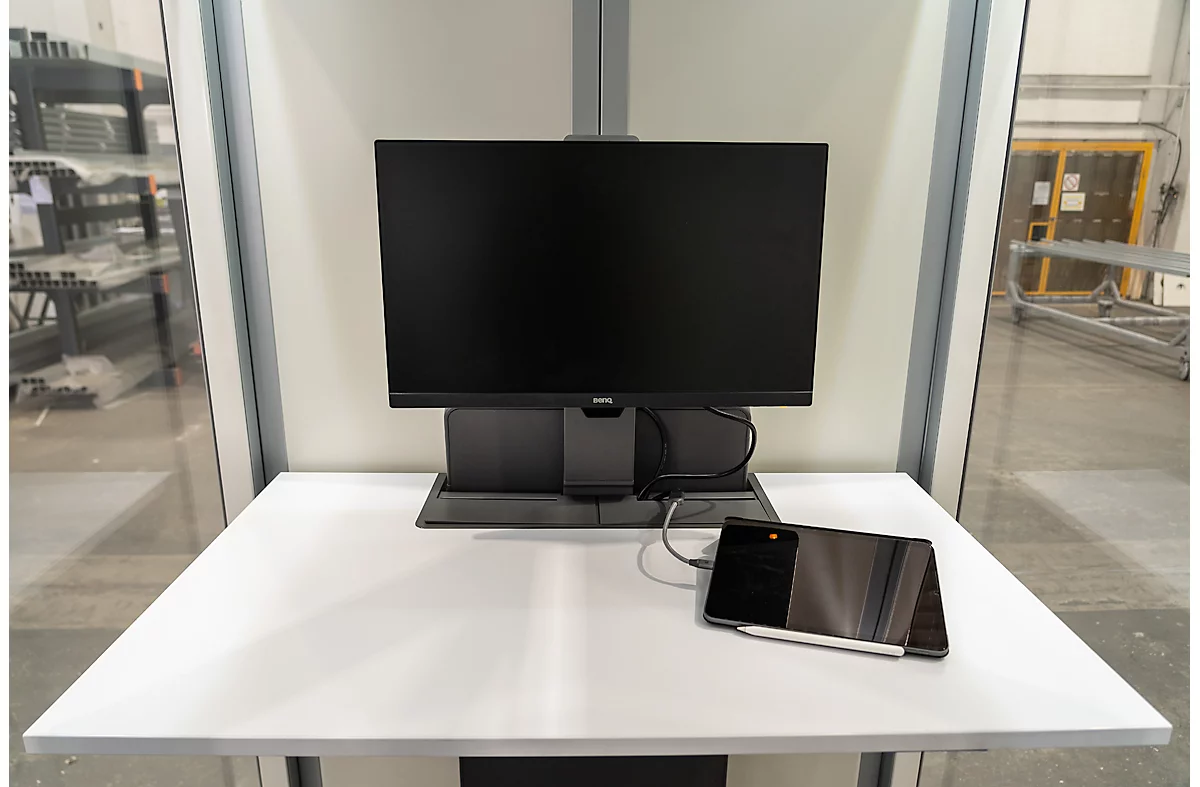 Dual Monitor Halterung (höhenverstellbarer Tisch an Wand