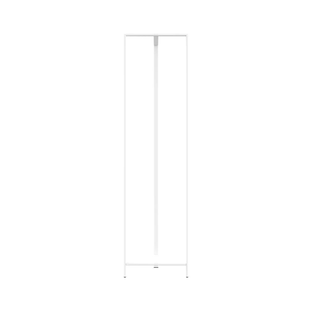 Schrank in Weiß vor weißem Hintergrund. Einfaches Design mit zwei Türen.