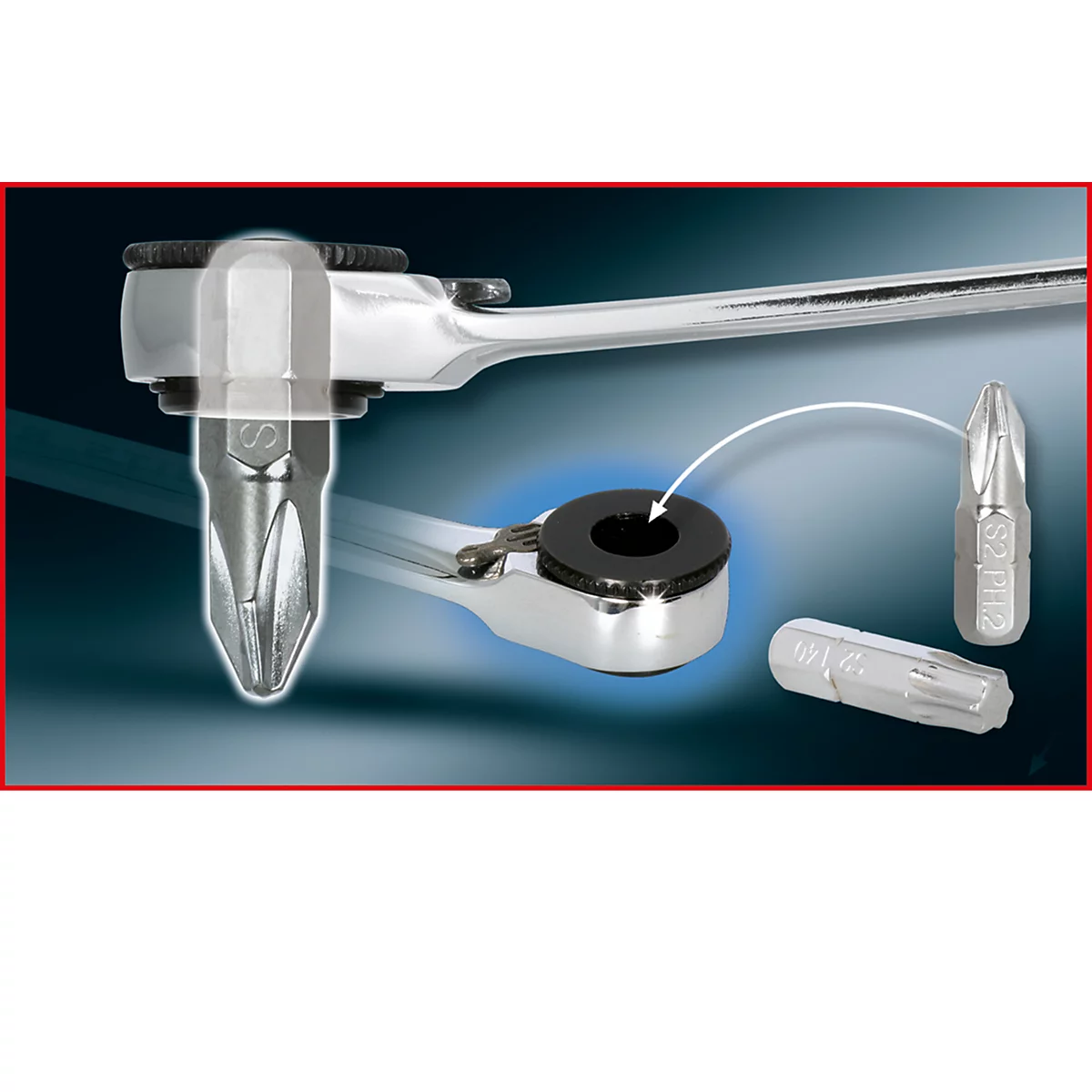 Eine Nahaufnahme eines Schraubenschlüssels mit austauschbaren Bits, Details und Beschriftungen sind zu erkennen.