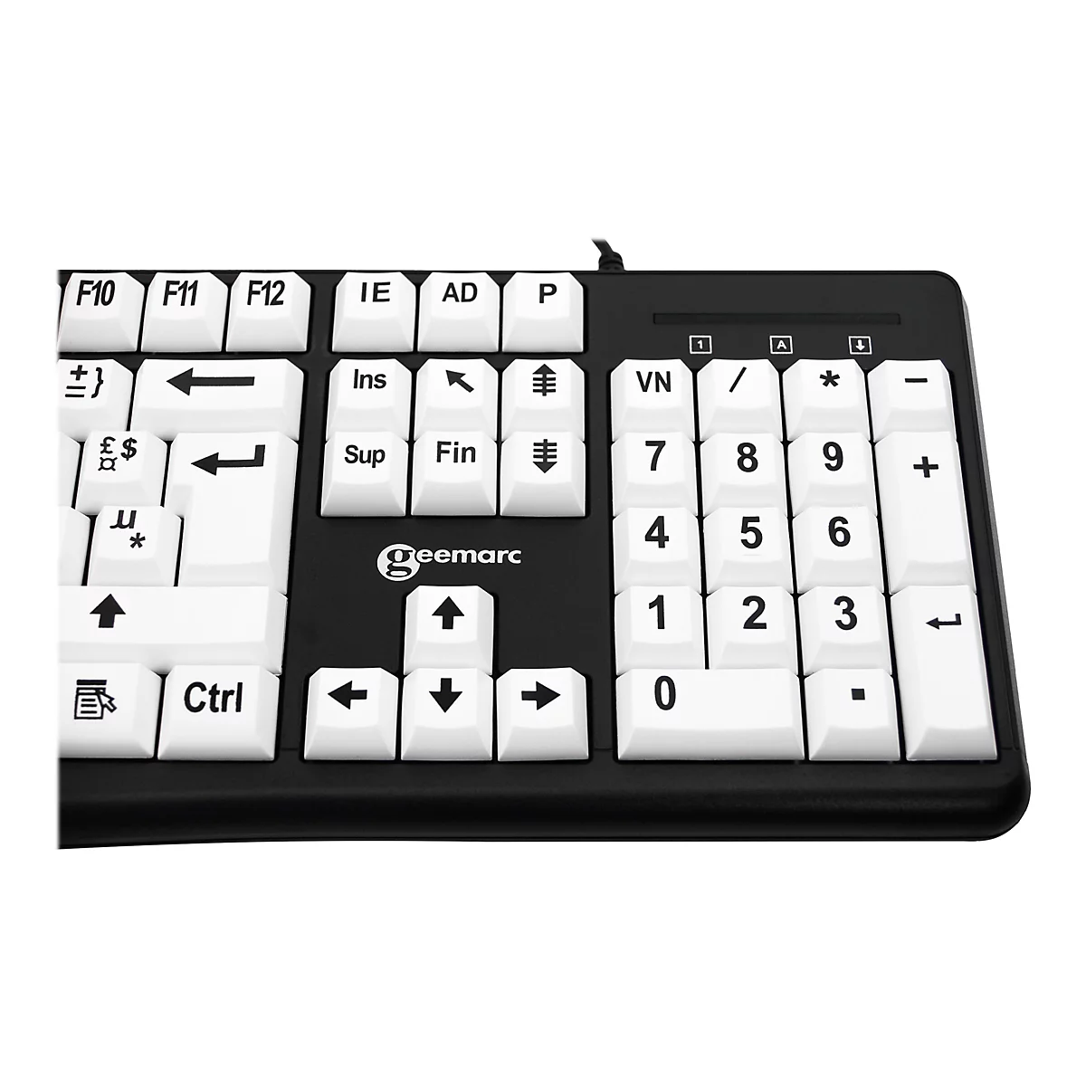 Nahaufnahme einer schwarzen Computertastatur mit sehr großen, weißen Tasten und gut lesbarer schwarzer Beschriftung.