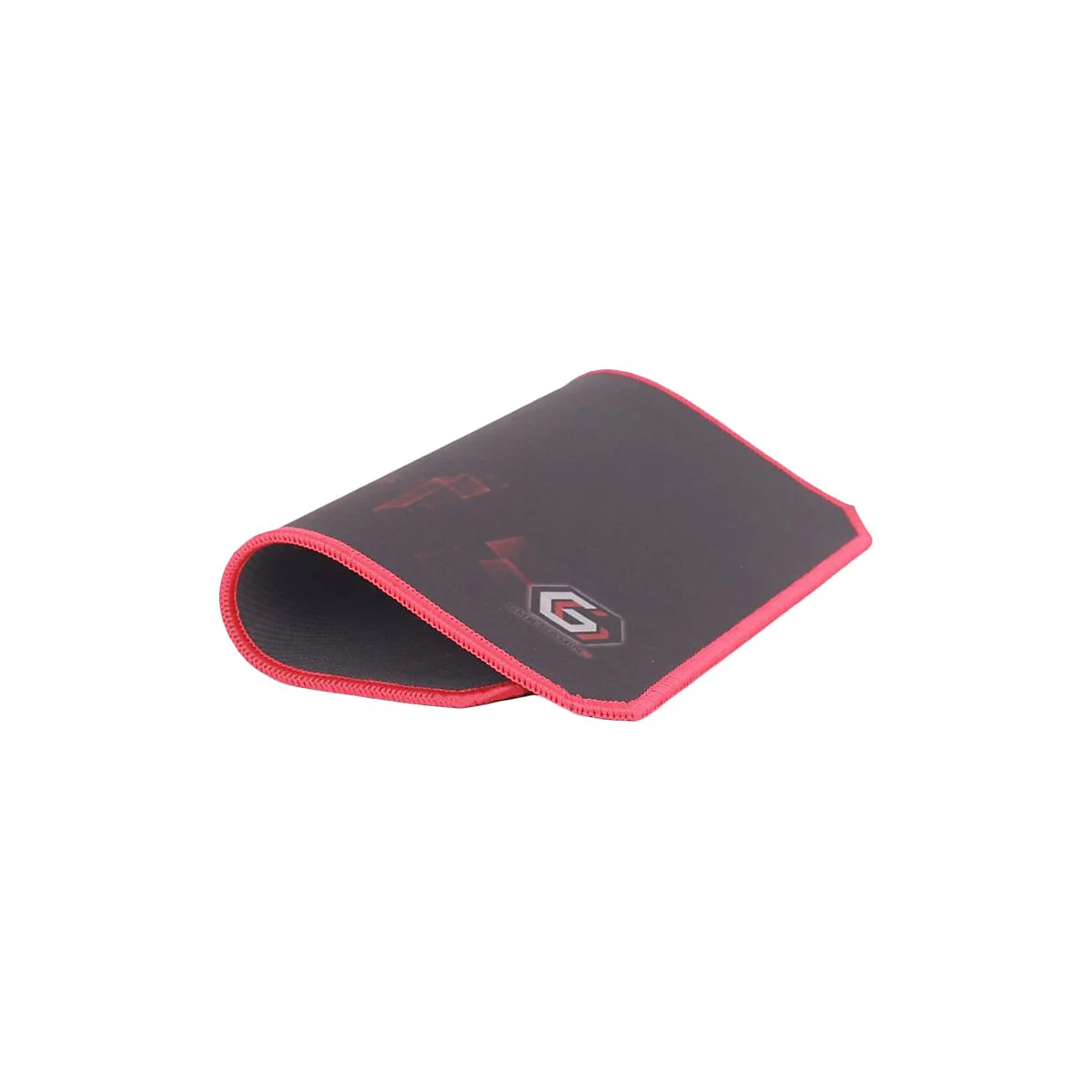 Ein zusammengelegtes, schwarzes Mauspad mit roter Umrandung und Gaming-Logo auf weißem Hintergrund.