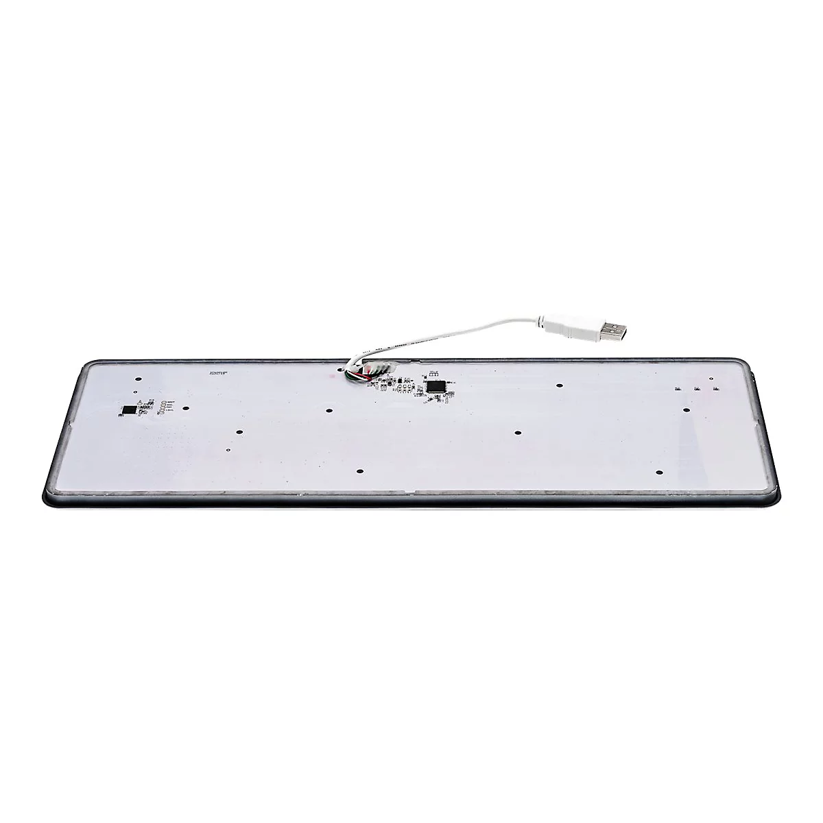Rückseite einer Tastatur-Platine mit weißer Leiterplatte, kleinen Elektronikbauteilen und einem angeschlossenen USB-Kabel.