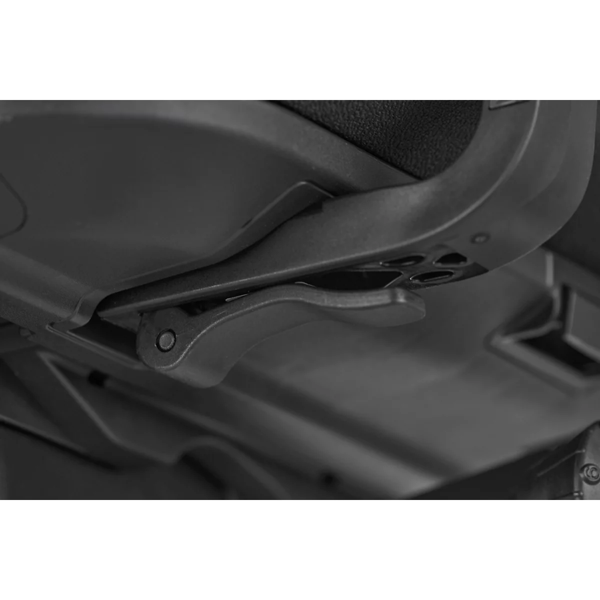 Giroflex Drehstuhl 353, mit Armlehnen, Auto-Synchronmechanik, Muldensitz, 3D-Netz-Rückenlehne, schwarz/schwarz