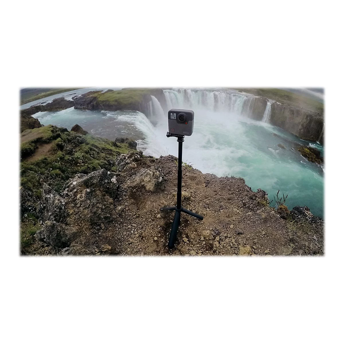 GoPro Fusion - 360° Action-Kamera - 5.2K / 30 BpS - 18.0 MPix - Wireless LAN, Bluetooth - Unterwasser bis zu 5 m