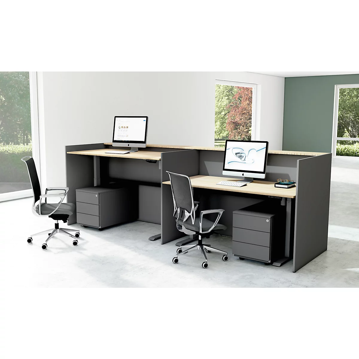 Deux postes de travail modernes avec ordinateurs, chaises et armoires grises.