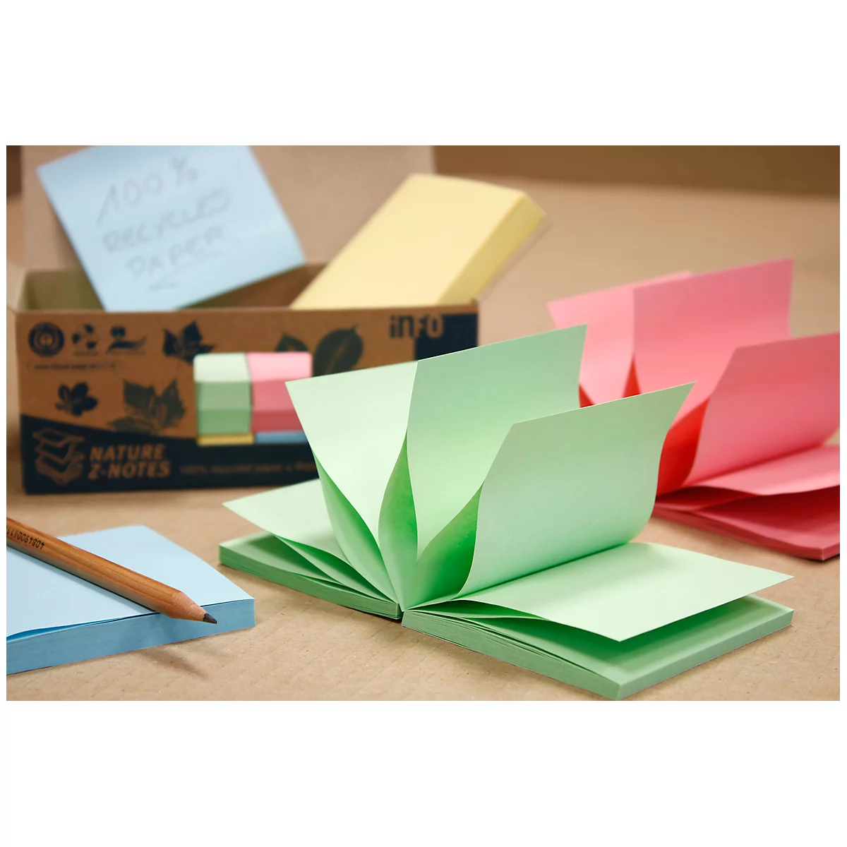 Haftnotizen, B 75 x H 75 mm, Z-Faltung, Recyclingpapier, farblich sortiert, jeweils 100 Blatt, 12 Blöcke