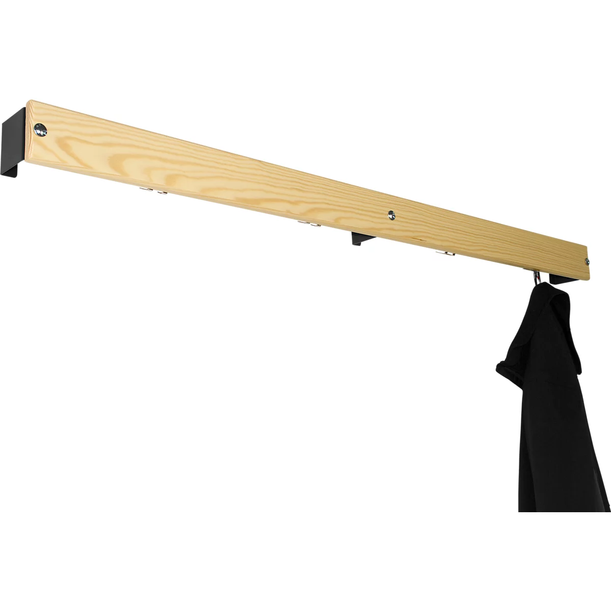 Holzbalken mit Metallhaken. Ein schwarzer Mantel hängt an einem Haken.