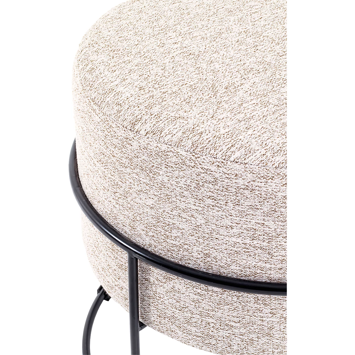 Close-up van een ronde kruk met lichte, gevlekte stoffen bekleding en zwart metalen frame.