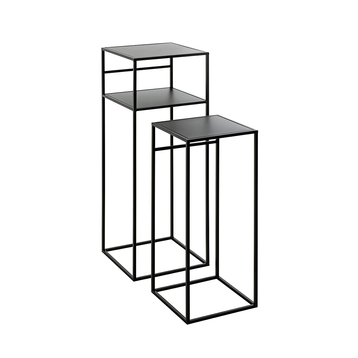 Deux tables d'appoint carrées noires. Une table a deux étagères, l'autre une seule.