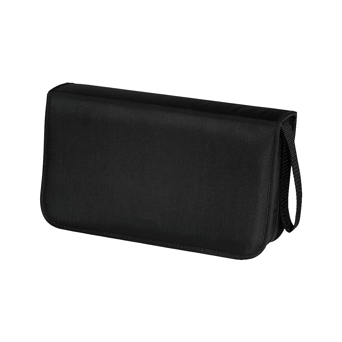Eine rechteckige, schwarze Stofftasche mit Reißverschluss und Trageschlaufe vor weißem Hintergrund.