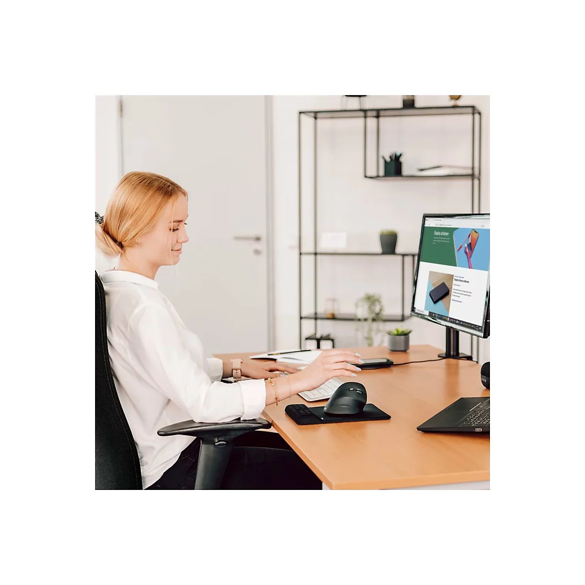 Hama Vertical Ergonomic - Vertikale Maus - ergonomisch - Für Rechtshänder - optisch - 6 Tasten