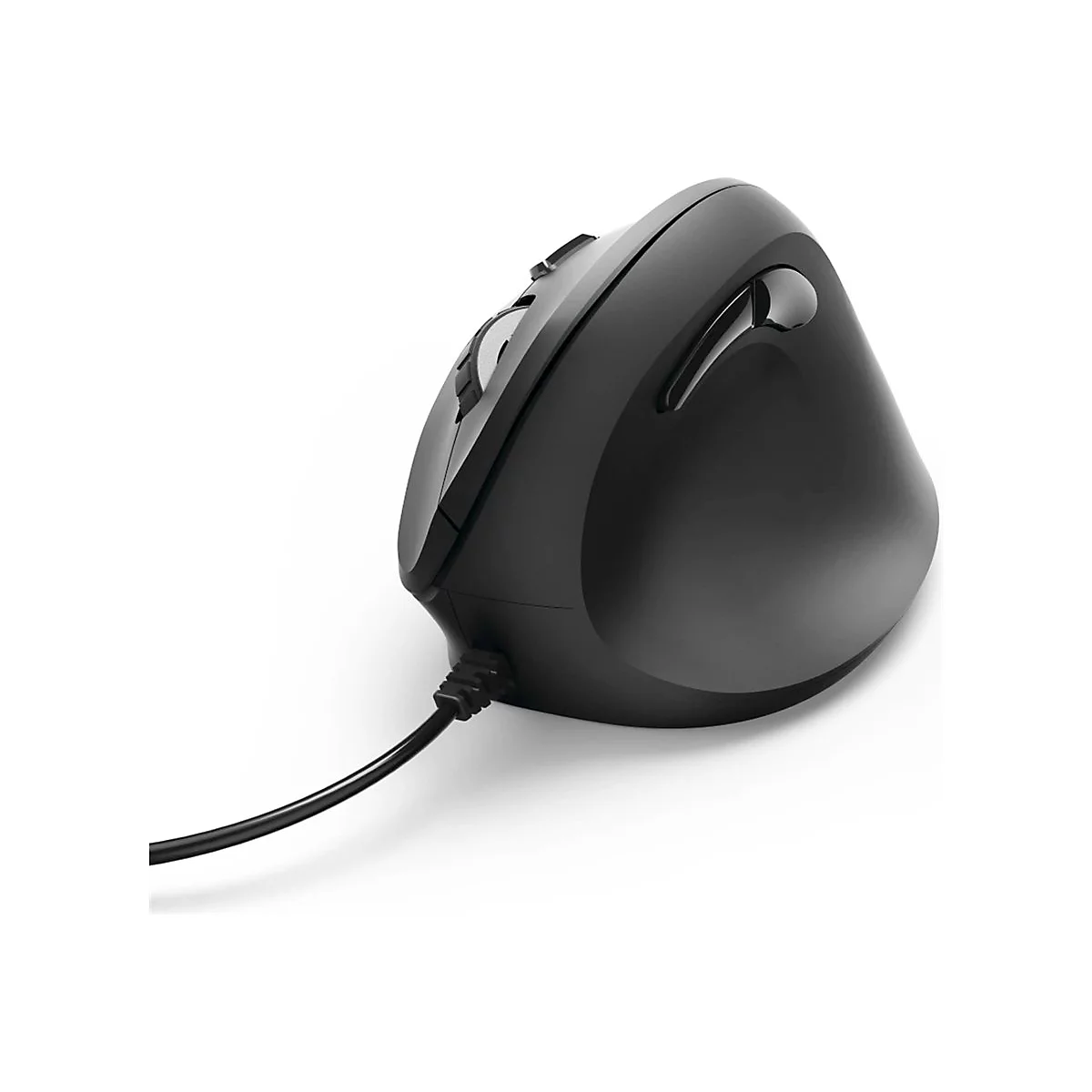 Schwarze vertikale ergonomische Computermaus mit Kabel vor weißem Hintergrund.