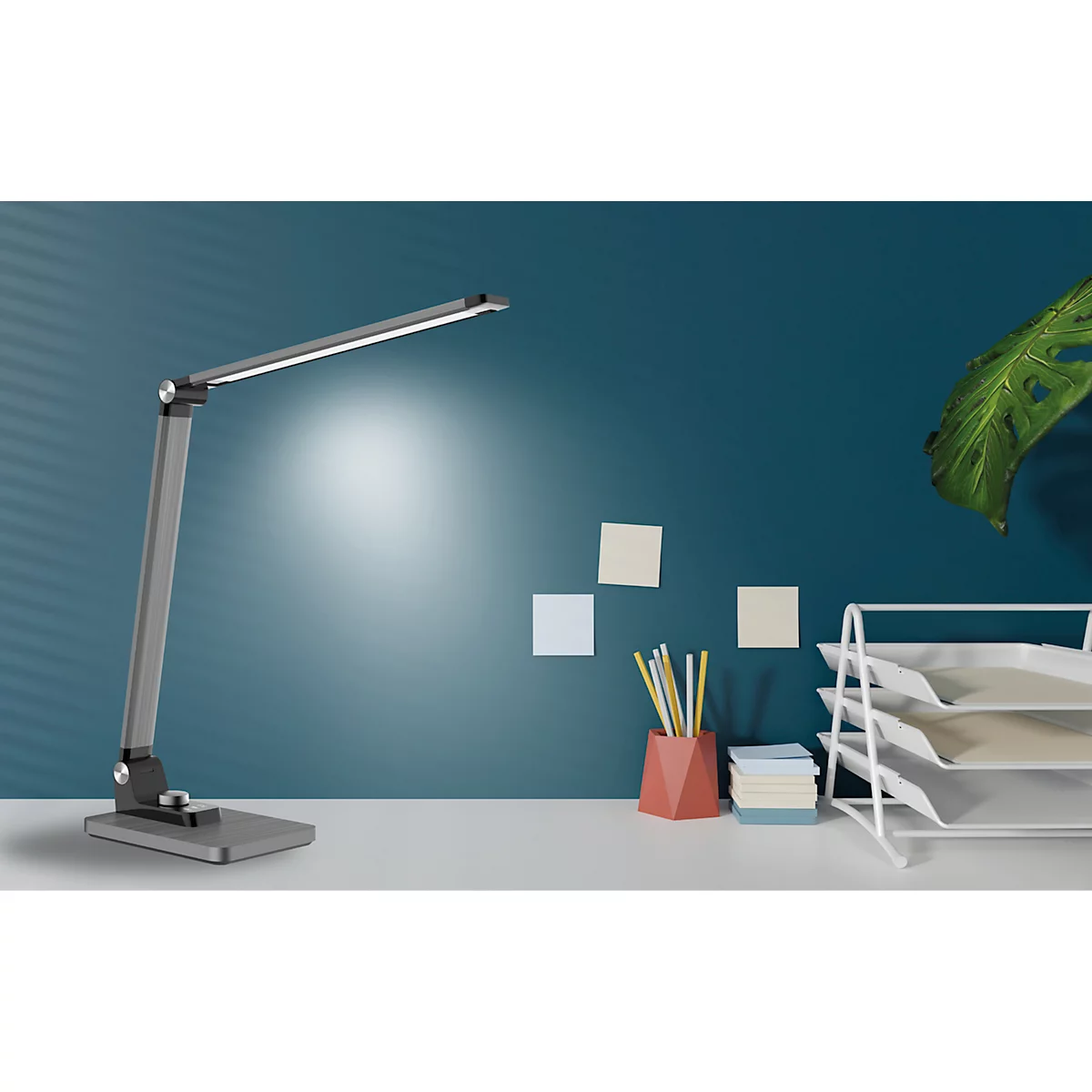 Hansa LED tafellamp Breeze, dimbaar, 3 kleurtemperaturen, tot 5800 K, 8,5 W, geborsteld, zilver
