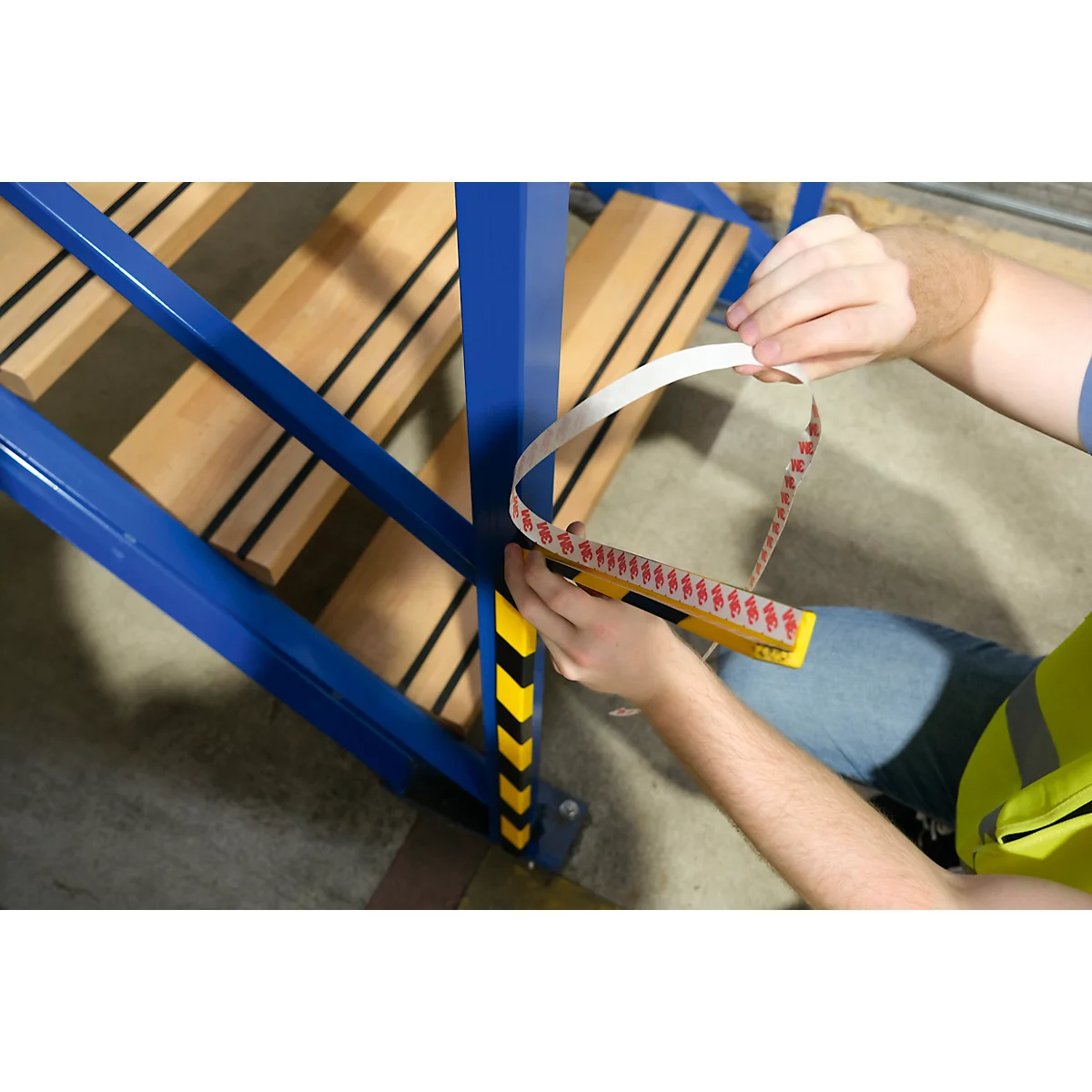 Hoekbeschermingsprofiel Durable C19, rechthoekig, voor binnen en buiten, kleefoppervlak aan elke zijde 19 mm, L 1000 x B 26 mm, PU schuim, geel/zwart