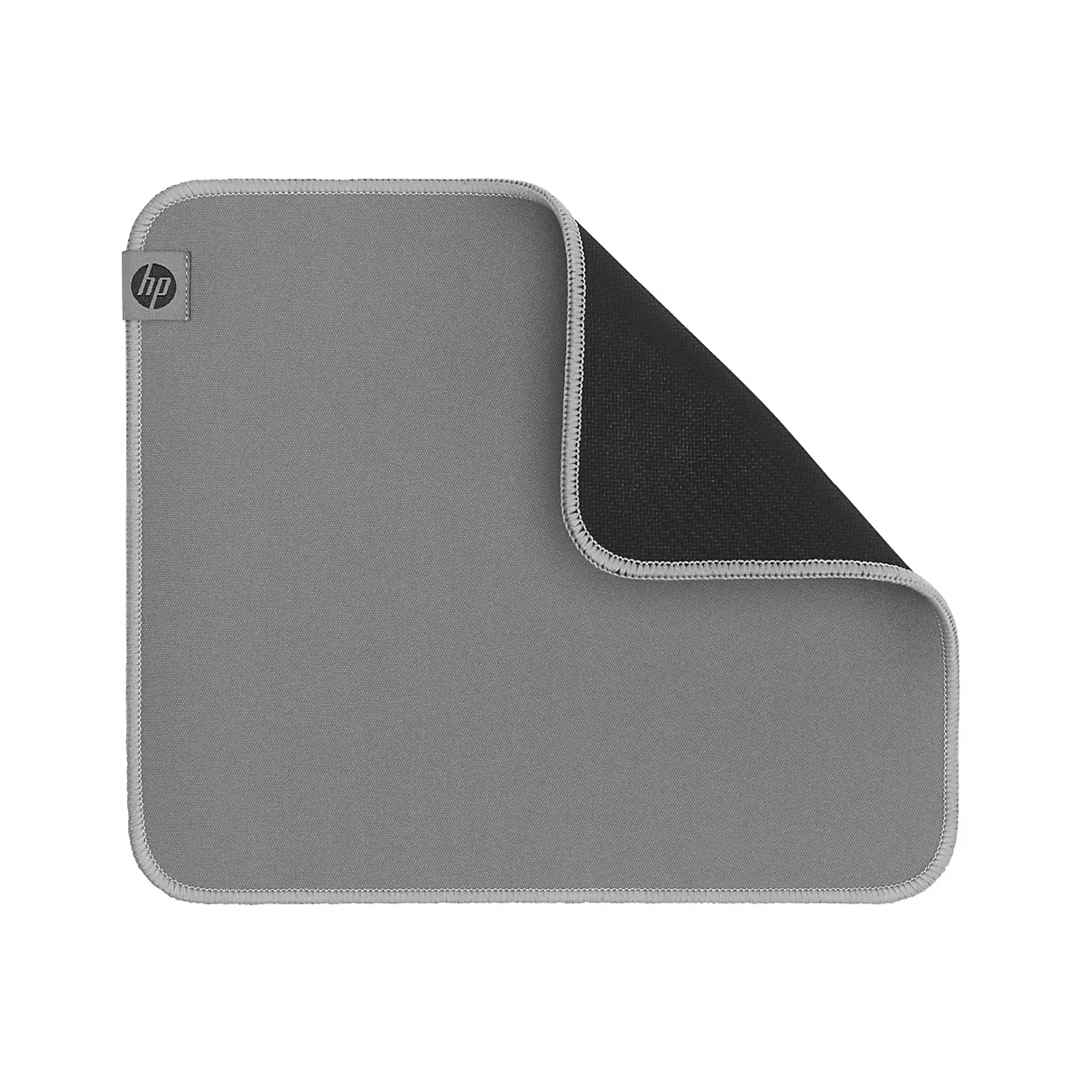 Graues HP-Mauspad mit abgerundeten Ecken und weißem Saum. Schwarze Unterseite sichtbar. HP-Logo in der oberen Ecke.