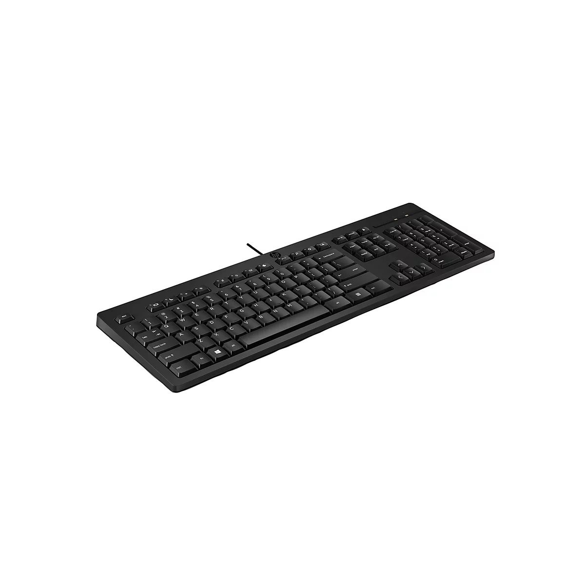Schwarze, kabelgebundene HP-Tastatur in Perspektive auf weißem Hintergrund.
