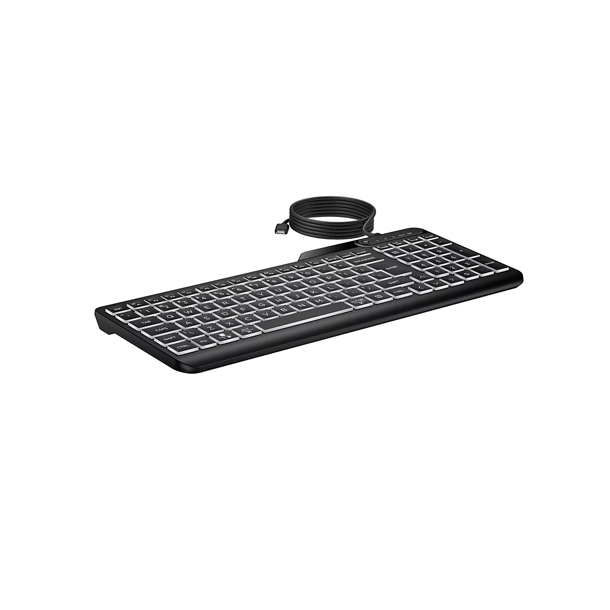 Schwarze, flache Tastatur mit weißem Tastenhintergrund und angeschlossenem USB-Kabel vor weißem Hintergrund.