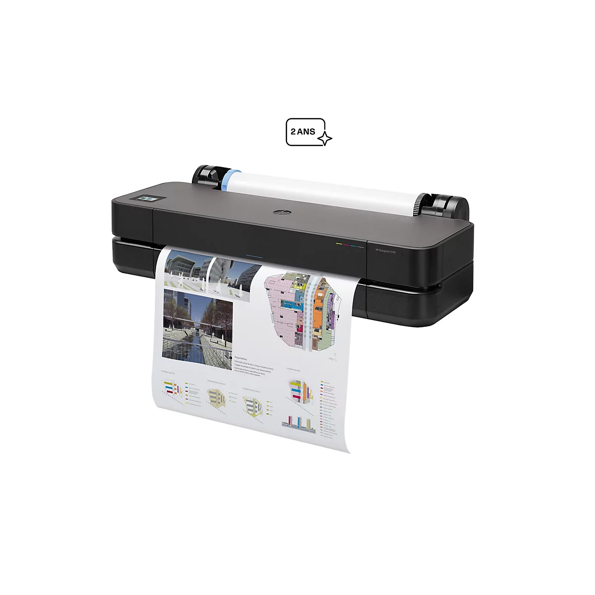 Ein schwarzer HP DesignJet T250-Drucker druckt ein Diagramm mit farbigen Gebäudedarstellungen. Auf dem Drucker ist ein weißes Papierblatt eingelegt, auf dem farbige Diagramme gezeigt werden.