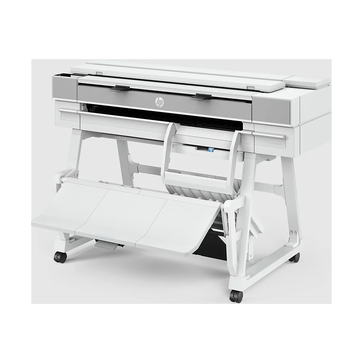 Ein weißer HP-Großformatdrucker mit geöffneter Ablage auf einem weißen Gestell. Auf dem Drucker ist das HP-Logo zu sehen.