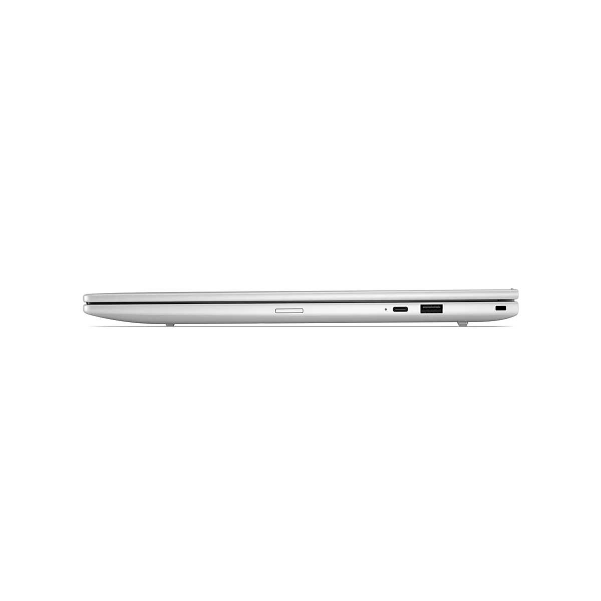 Seitenansicht eines geschlossenen, silbernen Laptops mit sichtbaren Anschlüssen vor weißem Hintergrund.