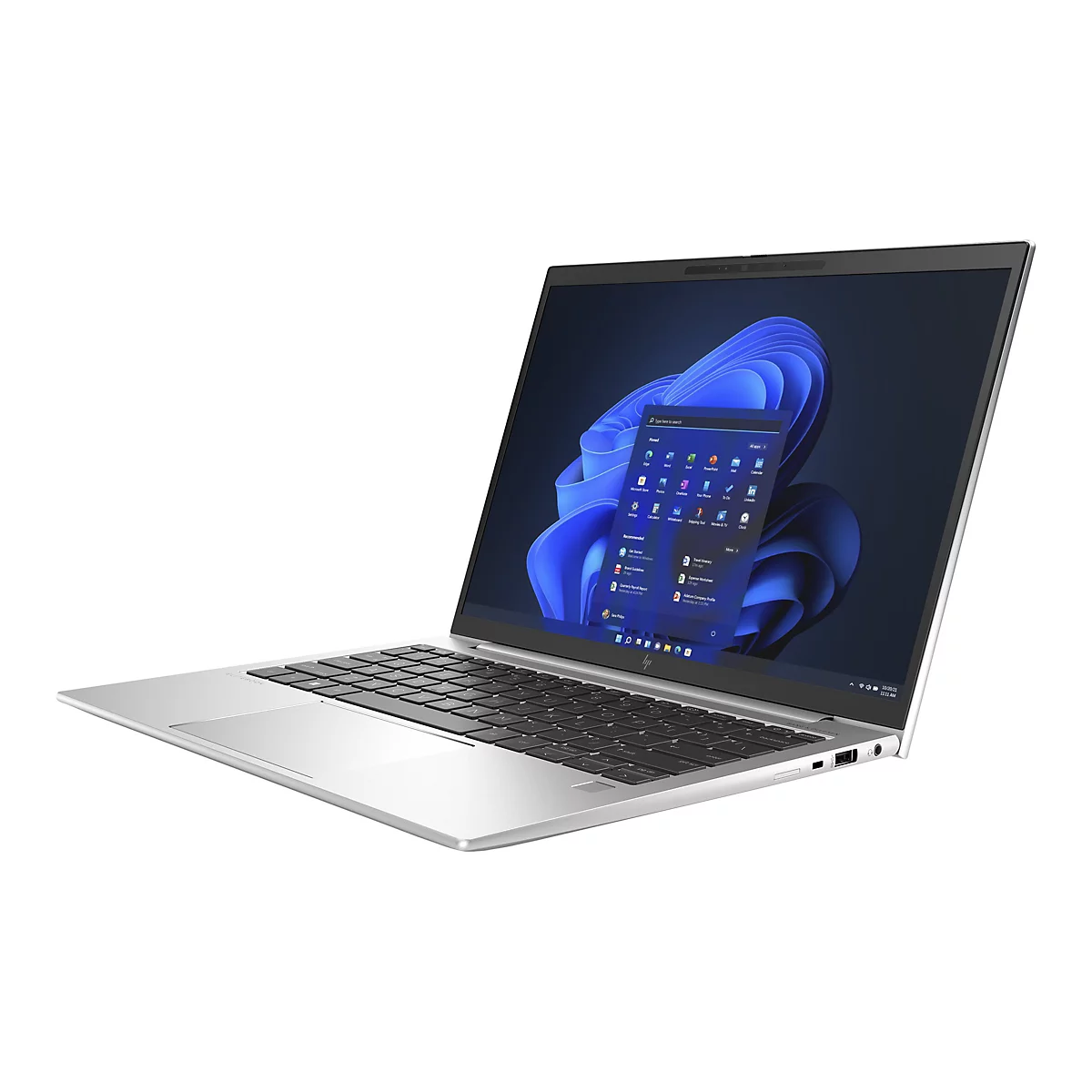 Ein silberner Laptop mit schwarzer Tastatur, der auf einem weißen Hintergrund leicht schräg steht. Auf dem Bildschirm ist eine Windows-Oberfläche zu sehen.