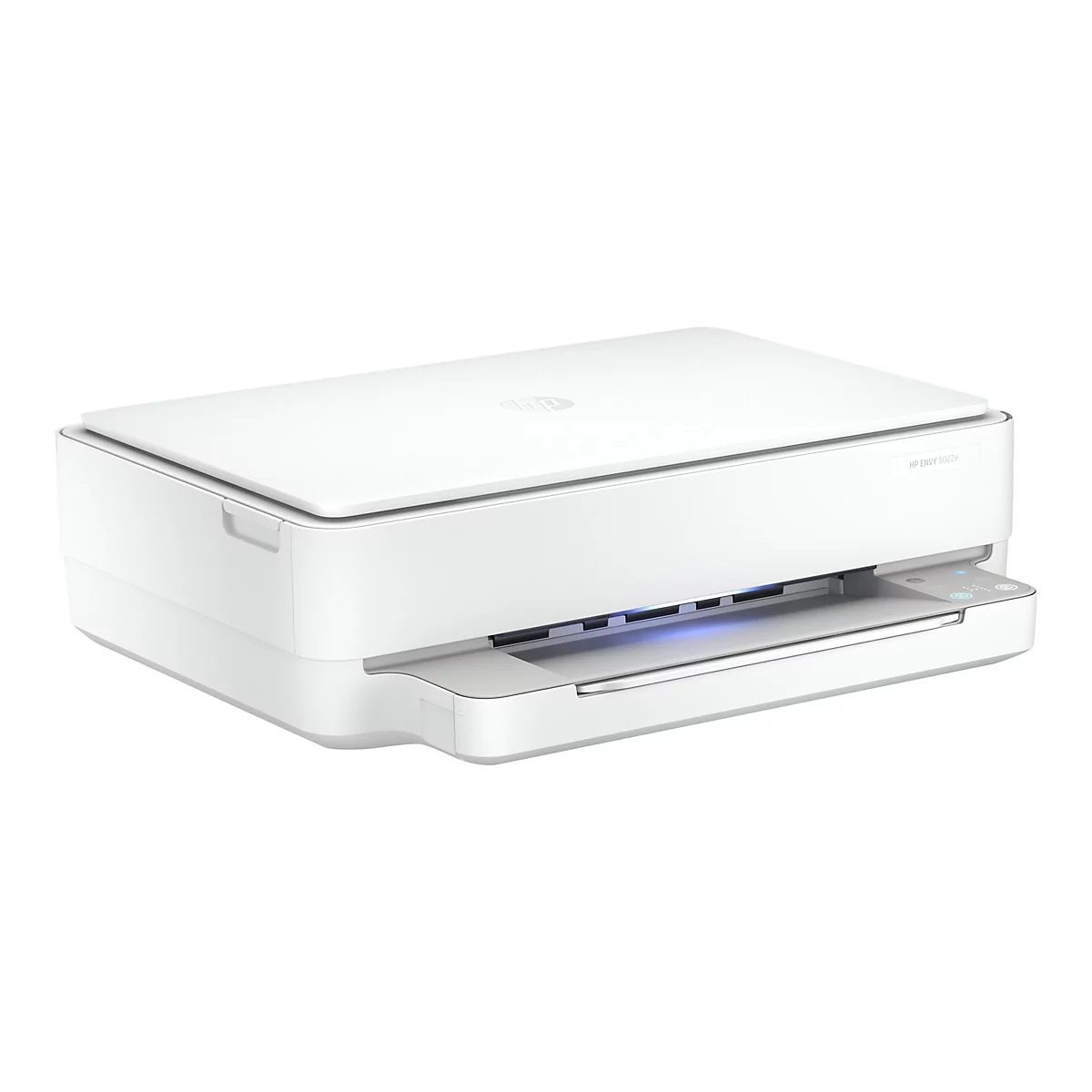 Imprimante blanche sur fond blanc. Le logo HP est visible en haut. Les mots "HP ENVY 6022e" sont affichés sur le devant.