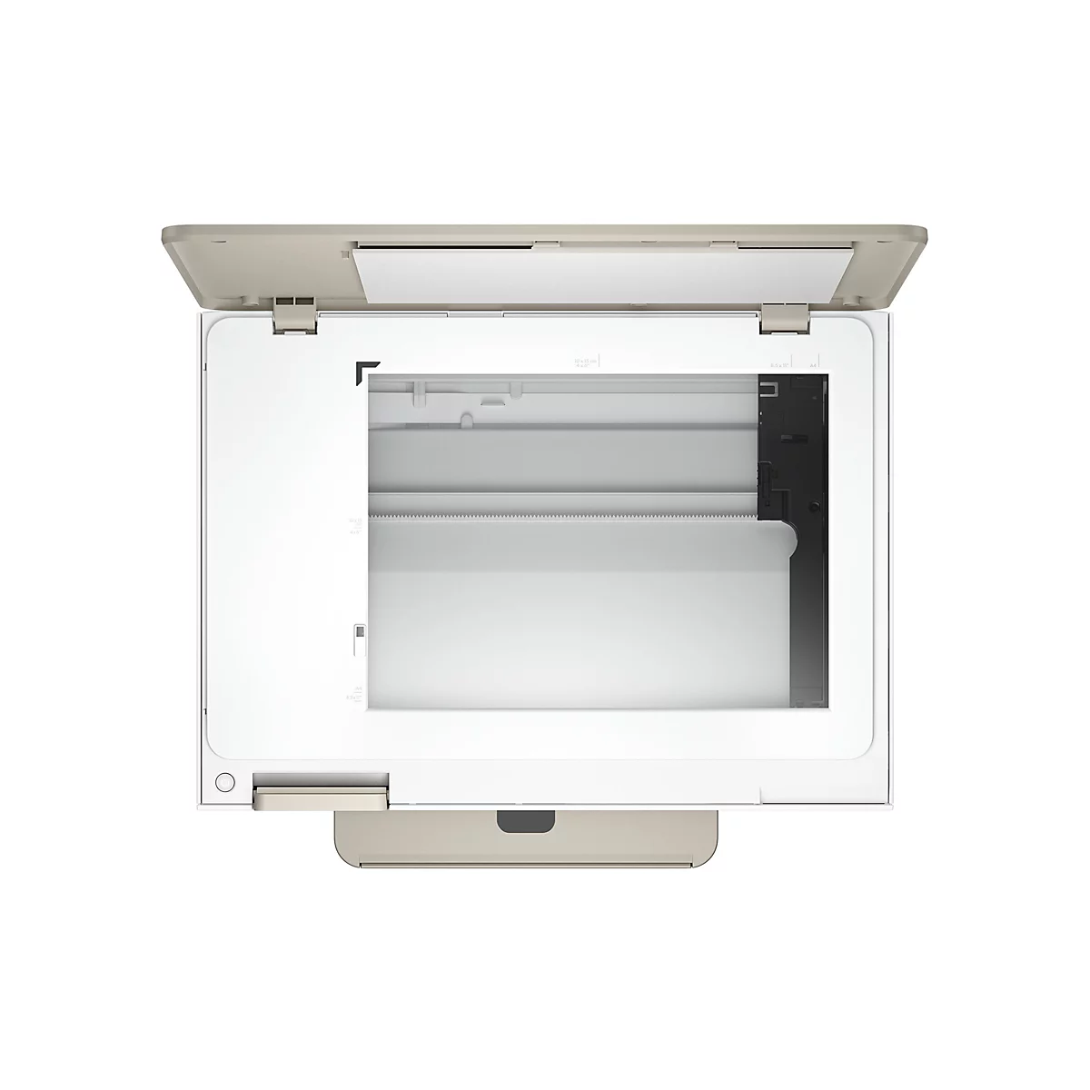 Vue de dessus d'un scanner ouvert en beige et blanc. Le bac à papier est visible, avec des spécifications de format en dessous.